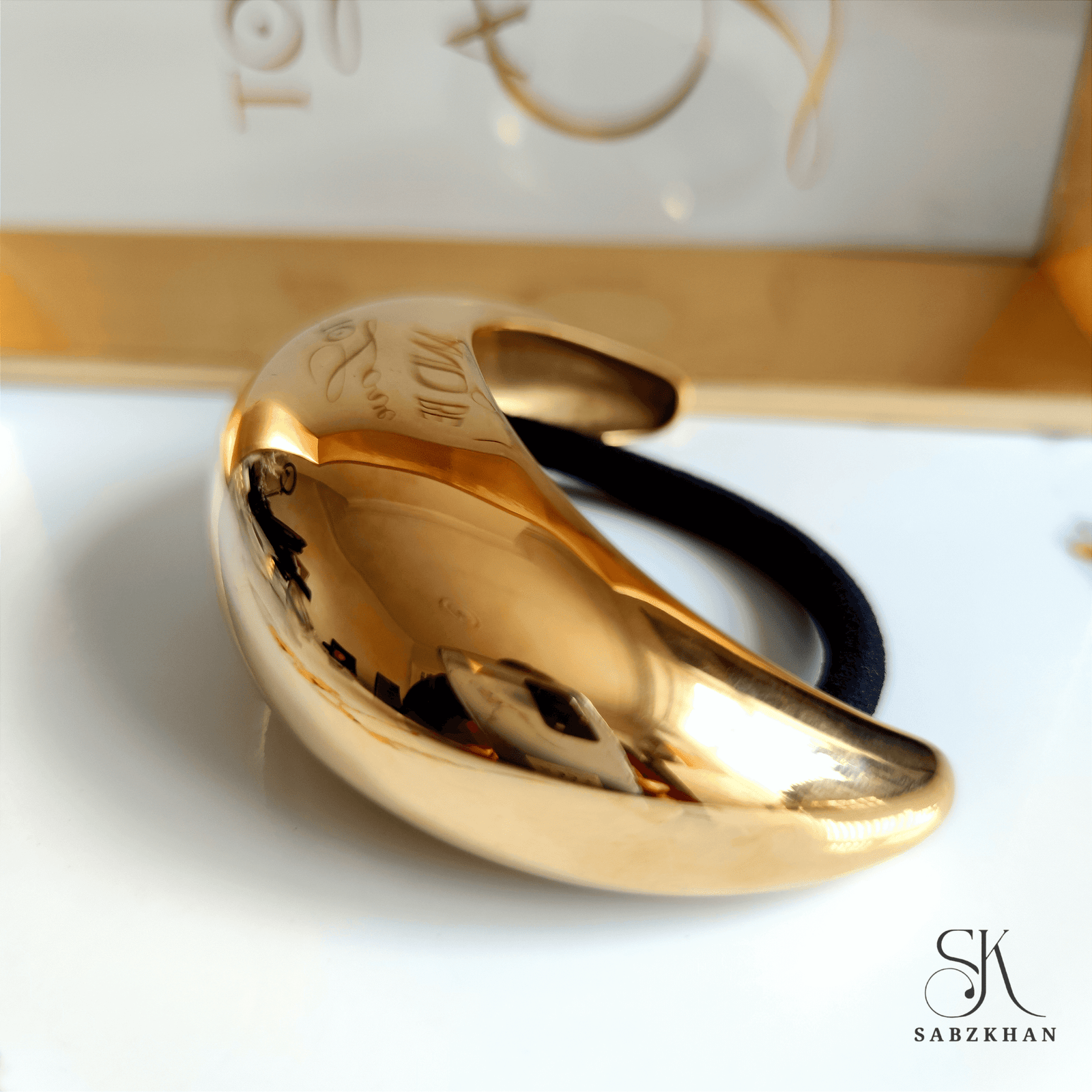 BOLD CURVE CHIC HAIR CUFF - Image 2