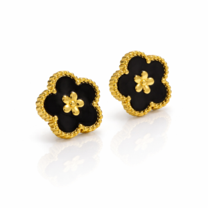 BLACK CLOVER STUDS